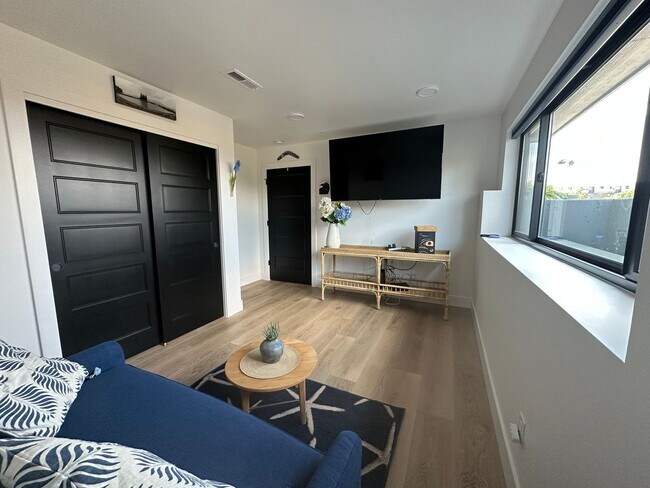 Building Photo - Stunning 3 bed 3 bath condo in Bozeman
