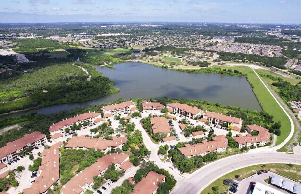 Muir Lake Rentals in Cedar Park at 12600 Avery Ranch Blvd Cedar Park