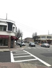 Building Photo - 237 Closter Dock Rd