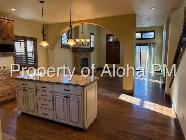Building Photo - 129 E Cholla Hills St