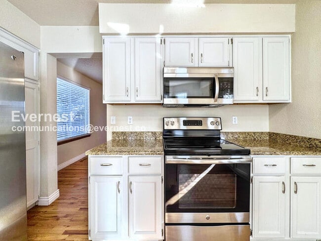 Building Photo - 18618 E Grand Cir