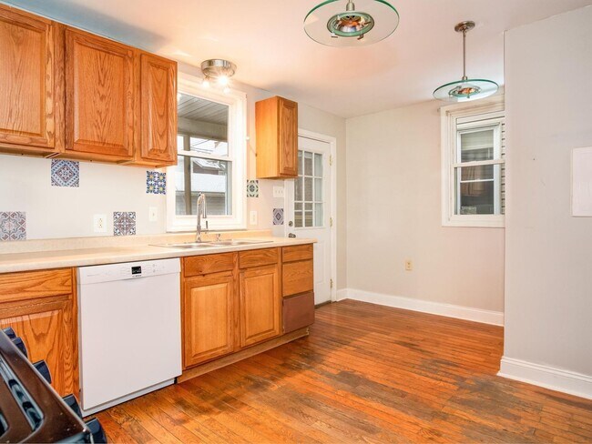 Building Photo - 2 Bedroom House in New Brighton