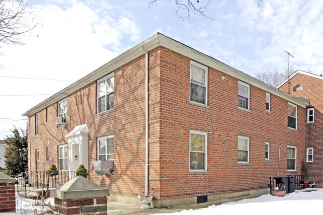 Building Photo - 40-04 196th St
