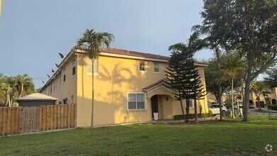 Building Photo - 15029 SW 8th Terrace