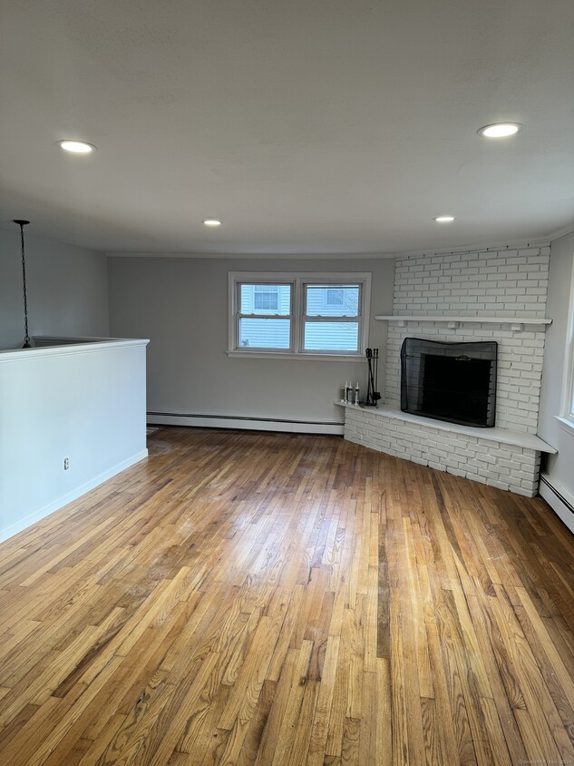 Primary Photo - 5 Amundsen St