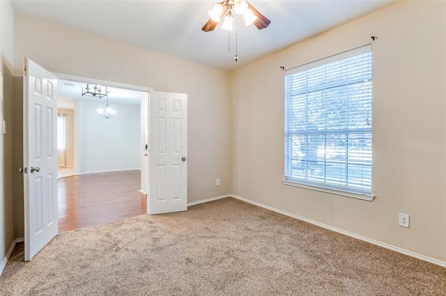 Building Photo - 1626 Lakeside Dr