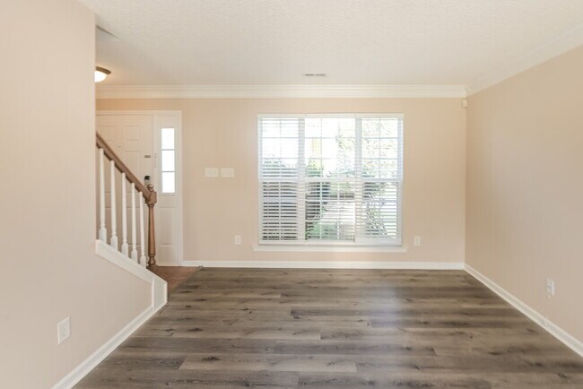 Building Photo - 10402 Gold Pan Rd