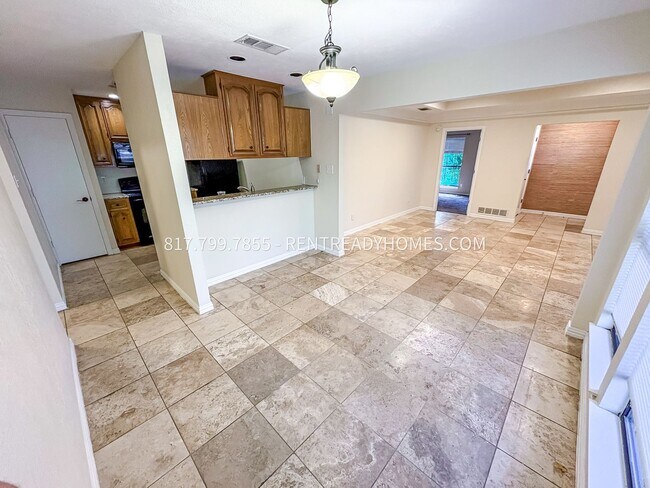 Foto del edificio - 3310 Wells Dr