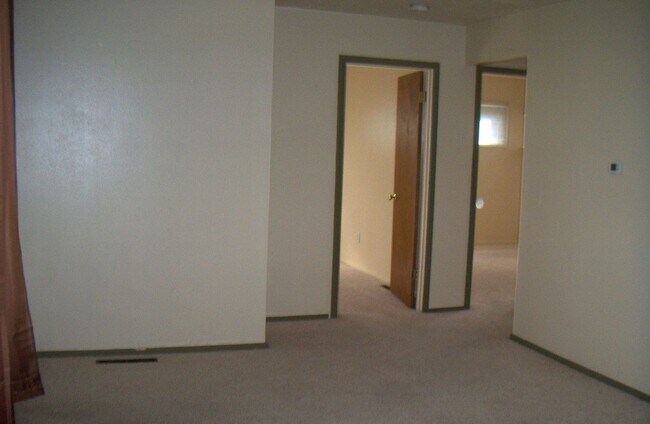 Building Photo - APPLICATION PENDING - 410 6th Street