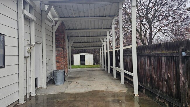 Foto del edificio - Make This West Boise Home Your Holiday Haven — 3 Beds, 2 Baths!