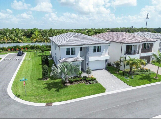 Building Photo - 8151 Laurel Falls Dr