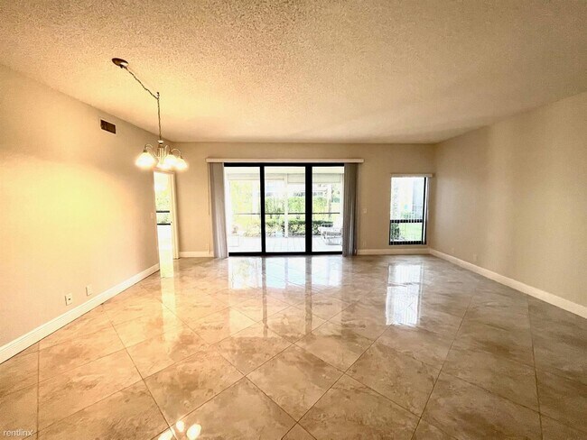 Building Photo - 2 br, 2 bath Townhome - 7908 Seville Pl
