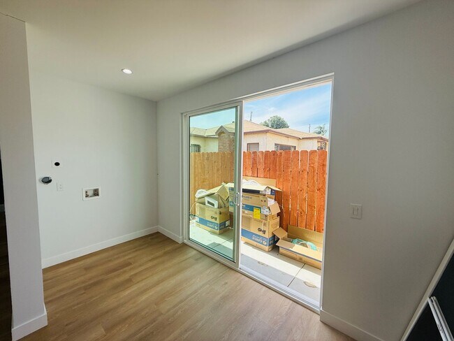 Foto del edificio - 15826 Hayland St