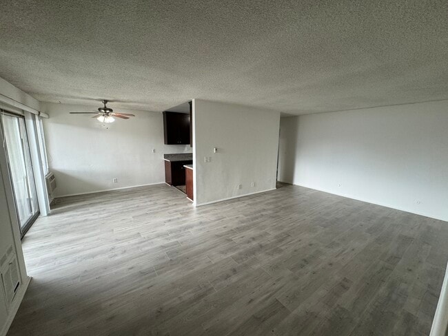 Building Photo - 5432 Franklin Ave