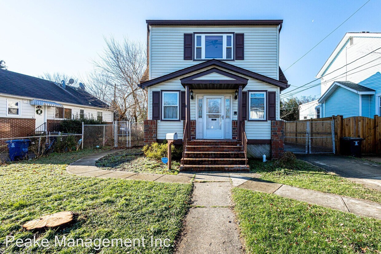 Primary Photo - 4 br, 3 bath House - 240 N. Bryan St