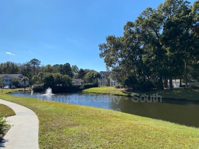 Foto del edificio - 897 Fording Island Rd