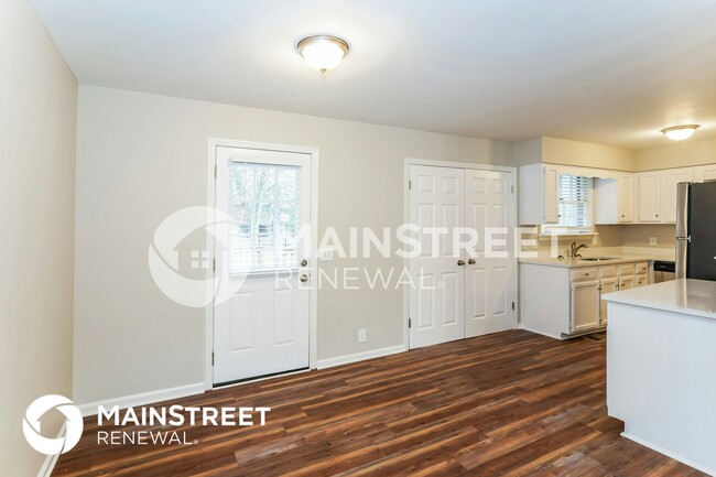 Foto del edificio - 242 Iris Dr