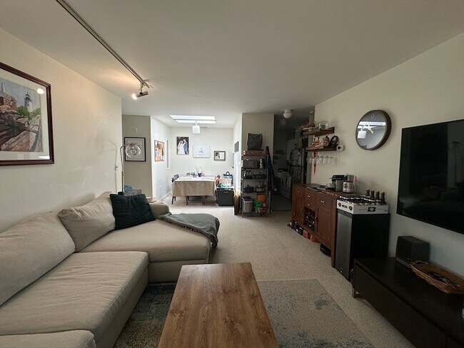 Foto del edificio - 217 Thorndike St
