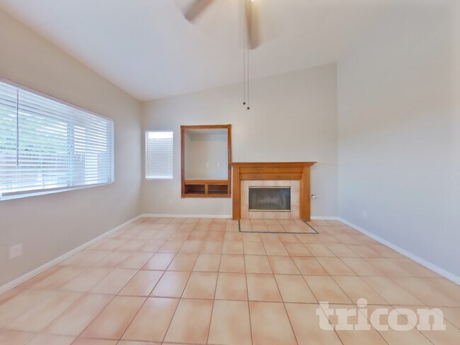Building Photo - 843 Pike Dr