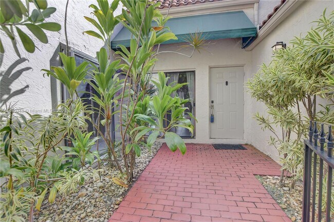 Foto del edificio - 6354 Las Flores Dr