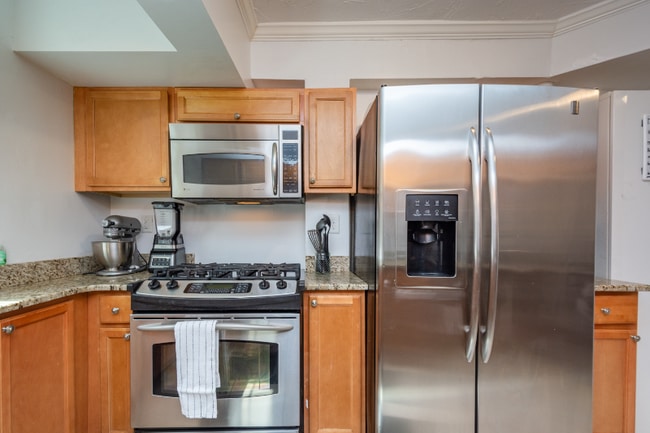 Building Photo - 7 Newport Rd