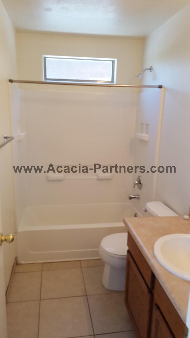 Foto del edificio - 2BD 2BA in Tres Pueblos w/ Garage & Washer...