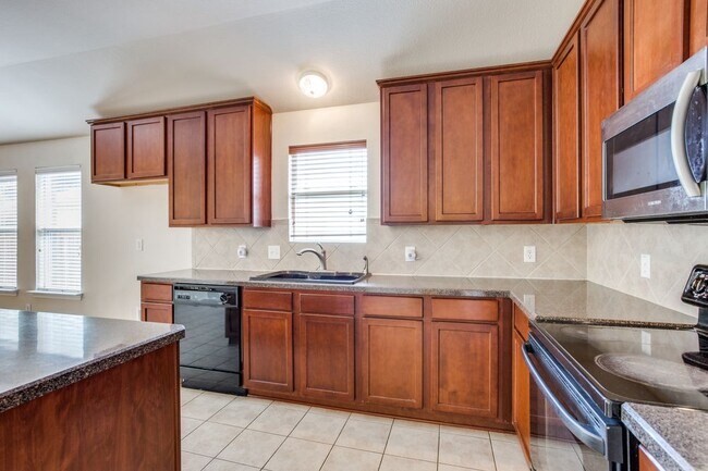 Foto del edificio - 6704 Oak Falls Dr