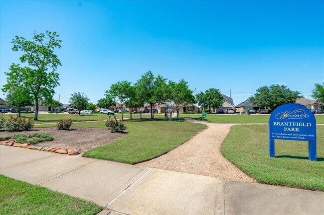 Foto del edificio - 13306 Brantfield Park Ln