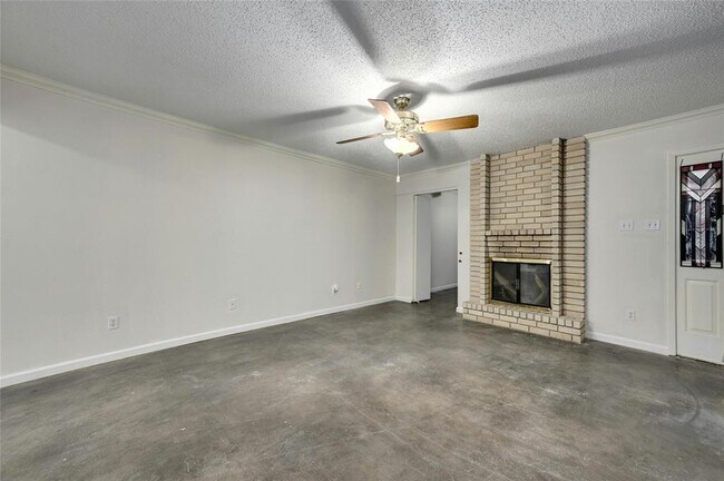 Foto del edificio - 8400 Jamestown Dr
