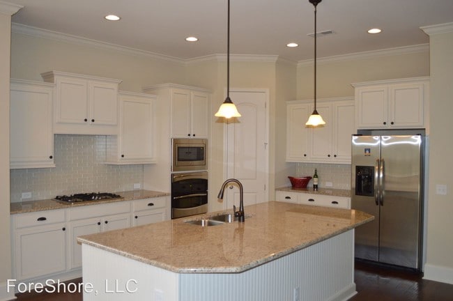 Building Photo - 4 br, 3 bath House - 17 Lakewood Court