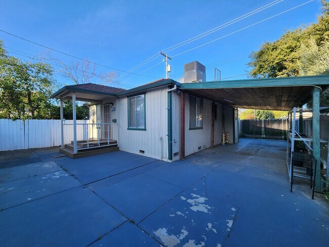 Foto del edificio - 6 Month Lease Option - 1530 49th Street - ...
