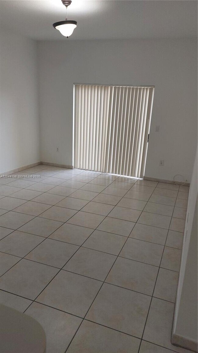 Foto del edificio - 7290 NW 114th Ave