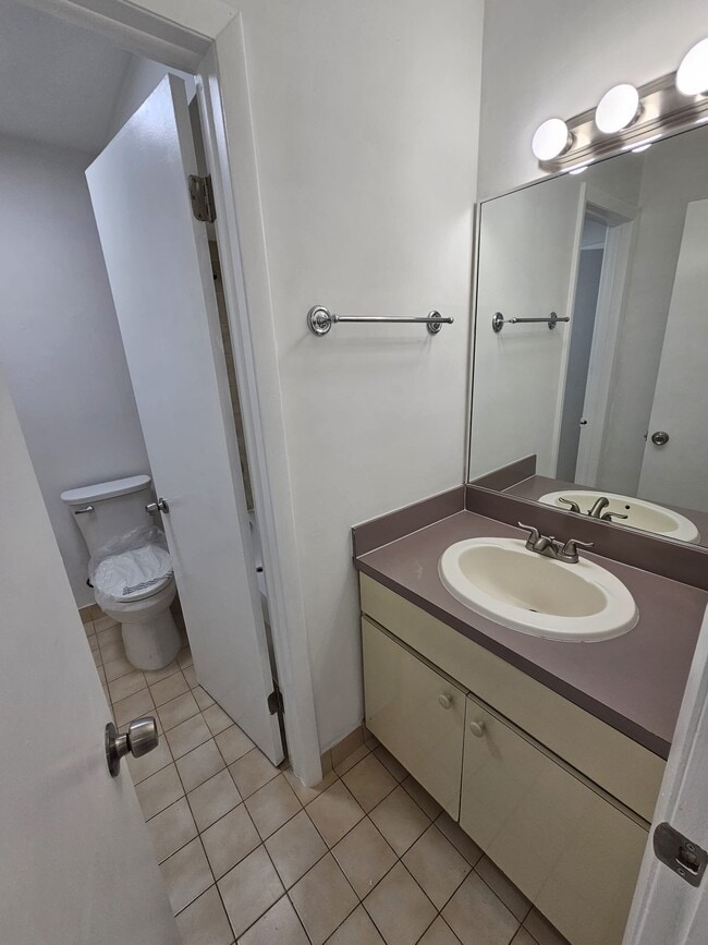 Building Photo - 2795 W 55th St