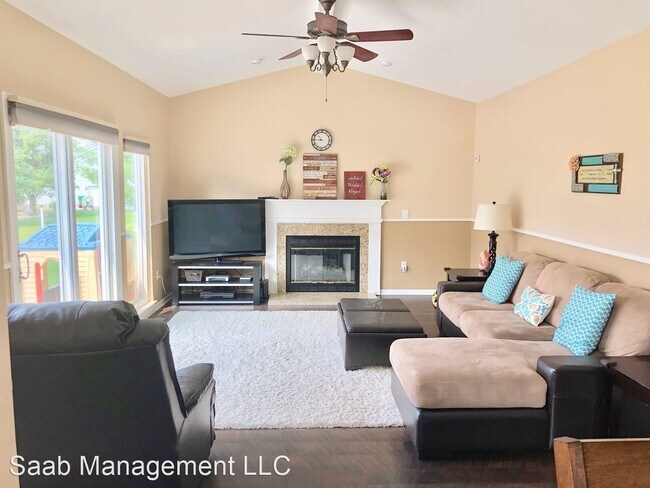 Building Photo - 4 br, 3.5 bath House - 2392 Chestnut Cir