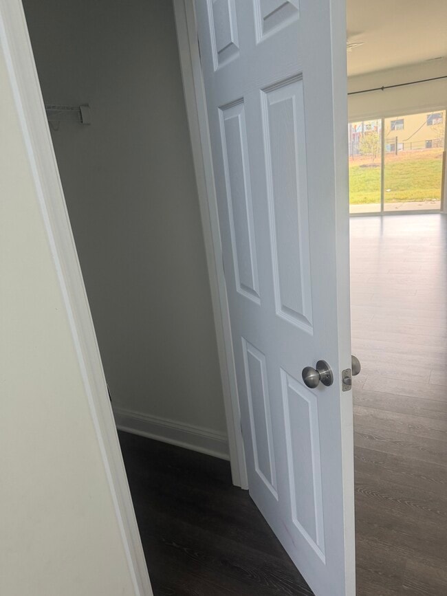 Building Photo - 7025 Leire Ln