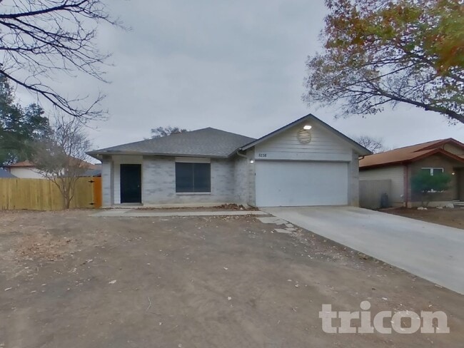 Building Photo - 8238 Bent Meadow Dr