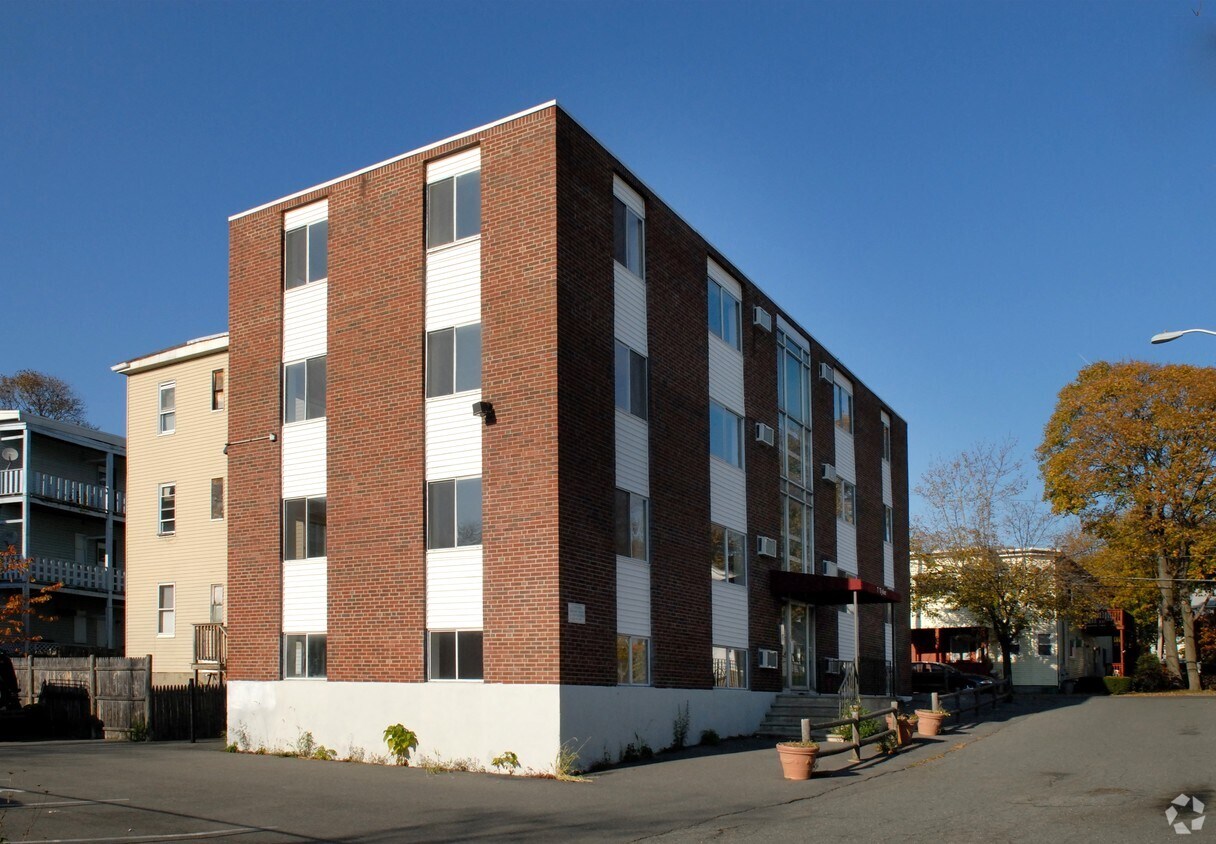 Building Photo - 7 Tyler St