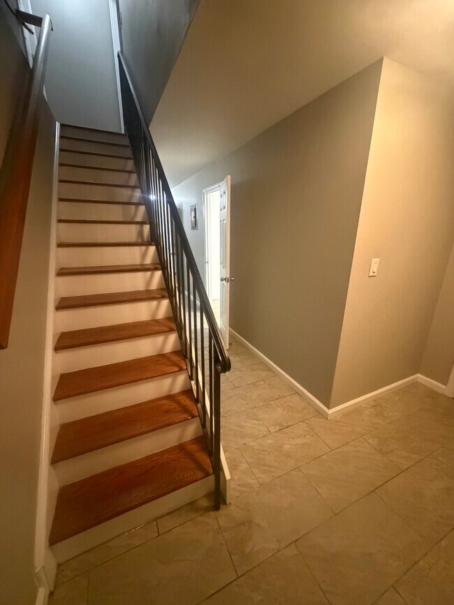 Building Photo - 14738 Springfield Ln