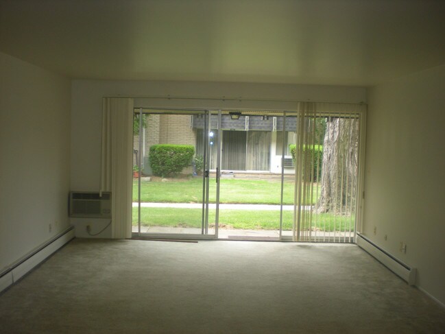 Foto del edificio - 9081 Wayne Rd