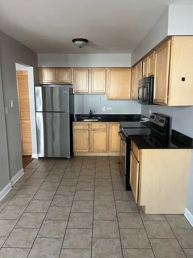 Building Photo - 9433 86th Ct