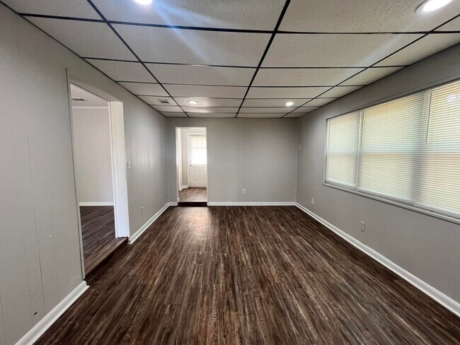 Foto del edificio - 2613 Rippee Rd