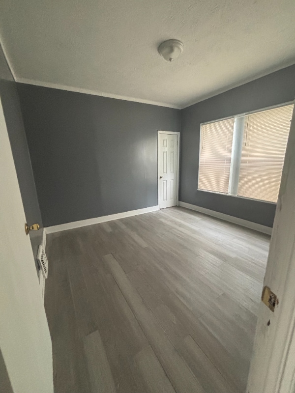 Foto del edificio - 4169 E 116th St