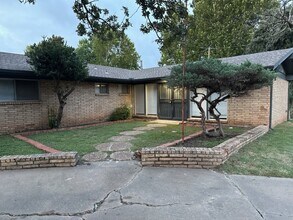 Building Photo - 1700 N Alexander Ln