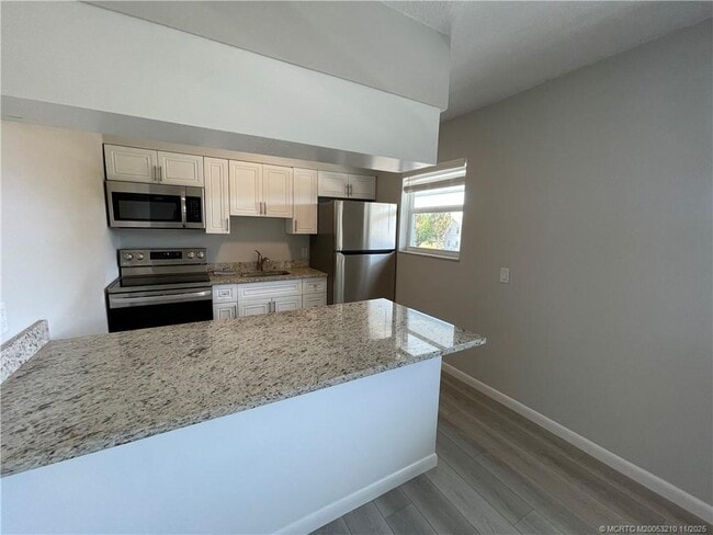 Building Photo - 661 Hernando St