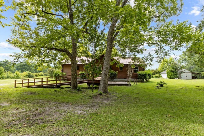 Building Photo - 126 George Jones Rd