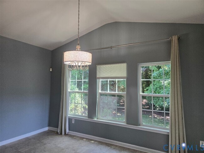 Foto del edificio - 4801 Thornhurst St