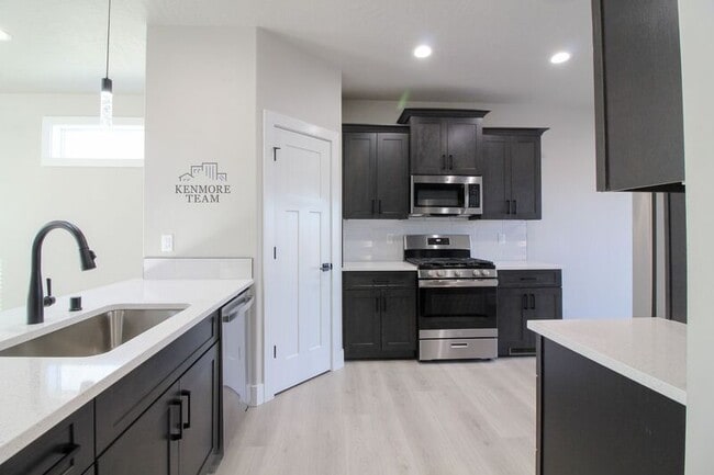 Building Photo - 775 Rio Vis Lp