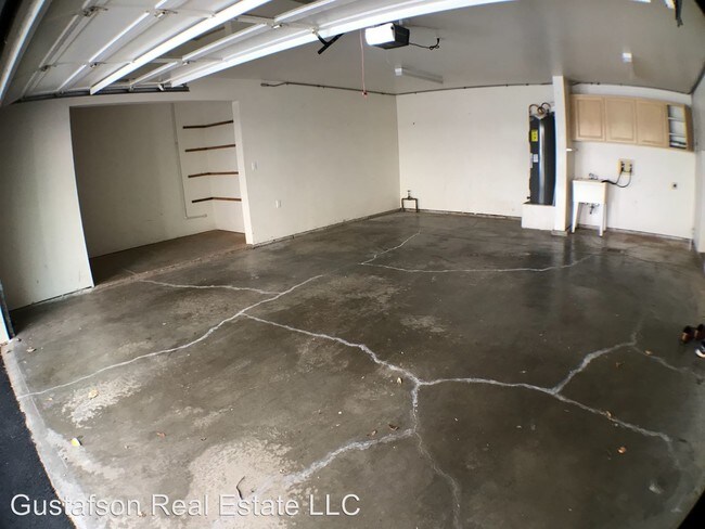 Building Photo - 1340 Moanalualani Pl