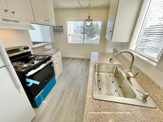 2111 Locust Ave. | Kitchen & Dining 8ft. x 14 ft. - 2111 Locust Ave