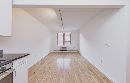 Foto del edificio - 190 E 7th St